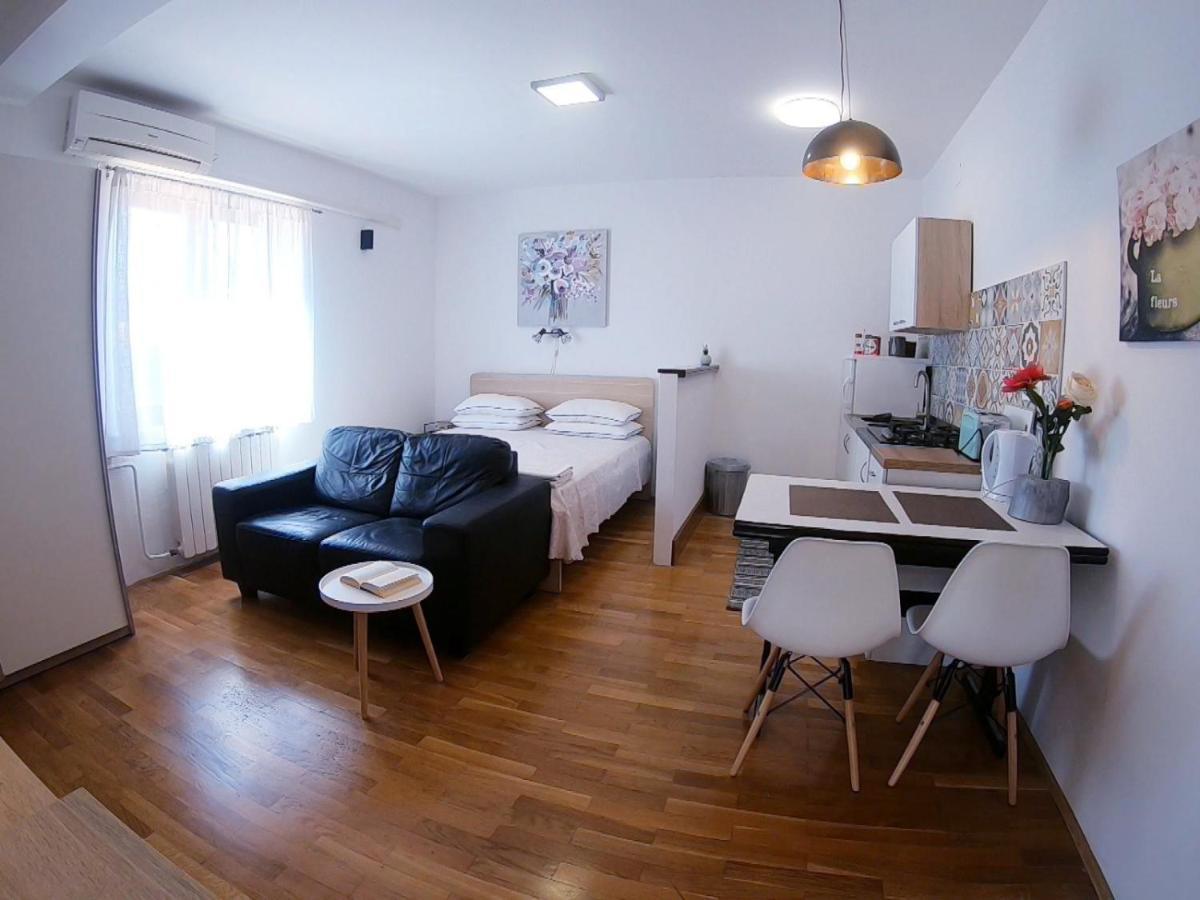 Apartments Josipa Porec Ngoại thất bức ảnh